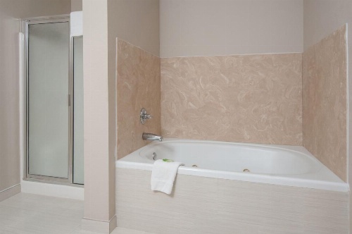 Holiday Inn Express Hotel & Suites San Antonio - Rivercenter Area image 15