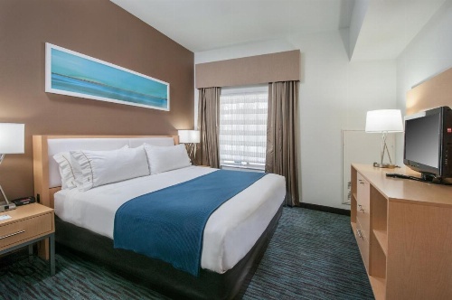 Holiday Inn Express Hotel & Suites San Antonio - Rivercenter Area image 17