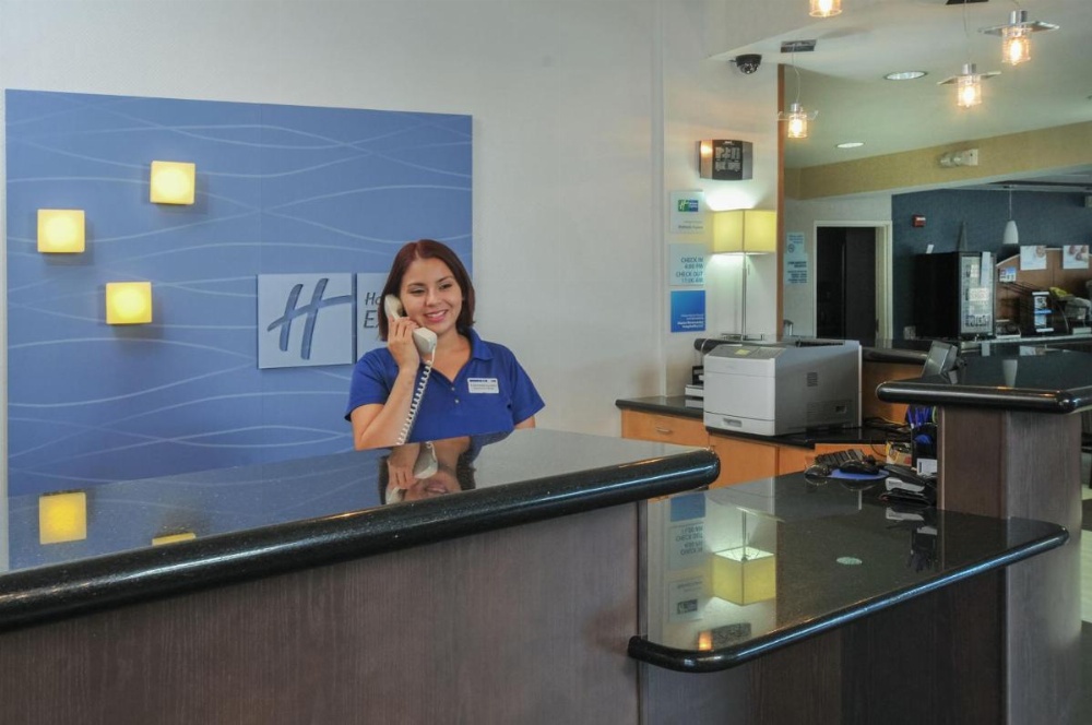 Holiday Inn Express Hotel & Suites San Antonio - Rivercenter Area Image 23